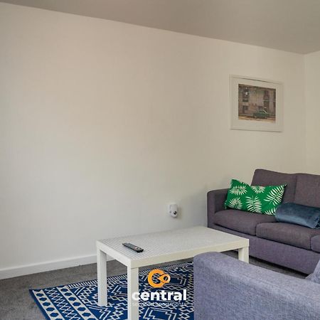 Central Serviced Apartments - 3 Bedrooms - Sleeps 4 - Superking Bed - King Bed - 2 Single Beds - Fully Equipped - Street Parking - Contact Us For Your Short & Long Term Stay Requirements Central Short Lets Dundee Extérieur photo