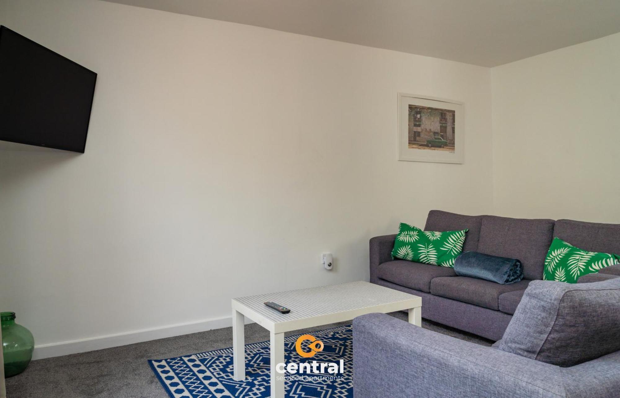 Central Serviced Apartments - 3 Bedrooms - Sleeps 4 - Superking Bed - King Bed - 2 Single Beds - Fully Equipped - Street Parking - Contact Us For Your Short & Long Term Stay Requirements Central Short Lets Dundee Extérieur photo
