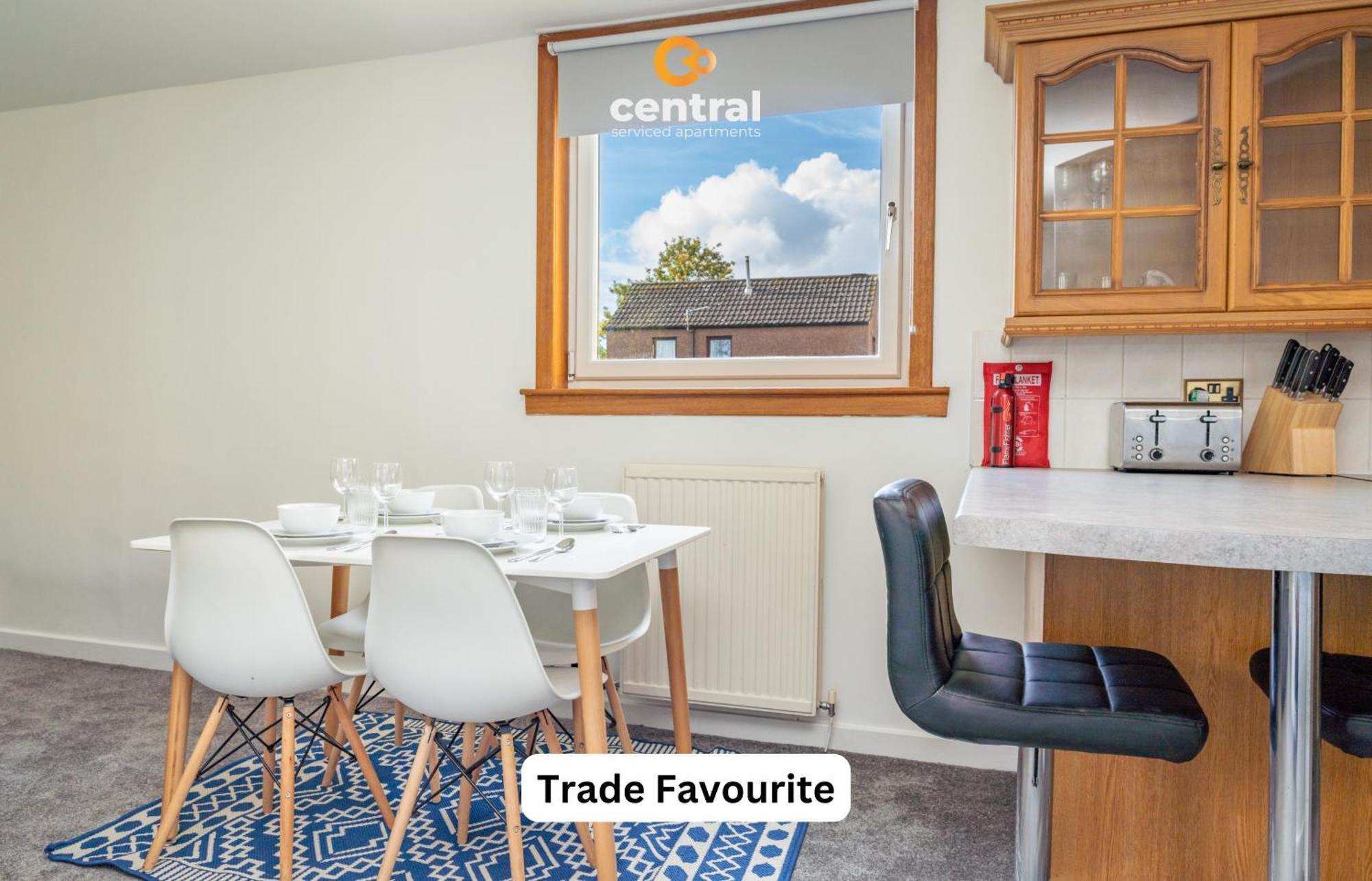 Central Serviced Apartments - 3 Bedrooms - Sleeps 4 - Superking Bed - King Bed - 2 Single Beds - Fully Equipped - Street Parking - Contact Us For Your Short & Long Term Stay Requirements Central Short Lets Dundee Extérieur photo